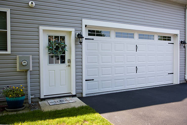 24/7 Emergency Garage Door Panel Replacement experts in Hawarden, IA
